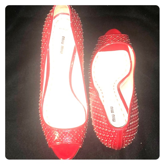 Miu Miu red metal studs peep toe kitten low heels - Picture 3 of 6